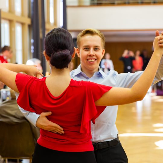 Standard/Latein Anfänger 10x Sa | 18:15