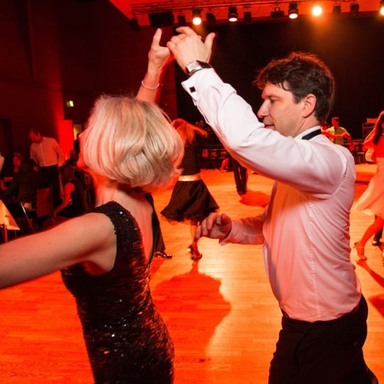 Standard/Latein Medaillenkurs | Sa 19:45 ab 17.01.26